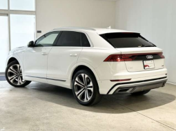 Audi Quattro Q8 full