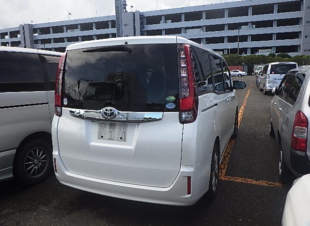 Toyota Noah full