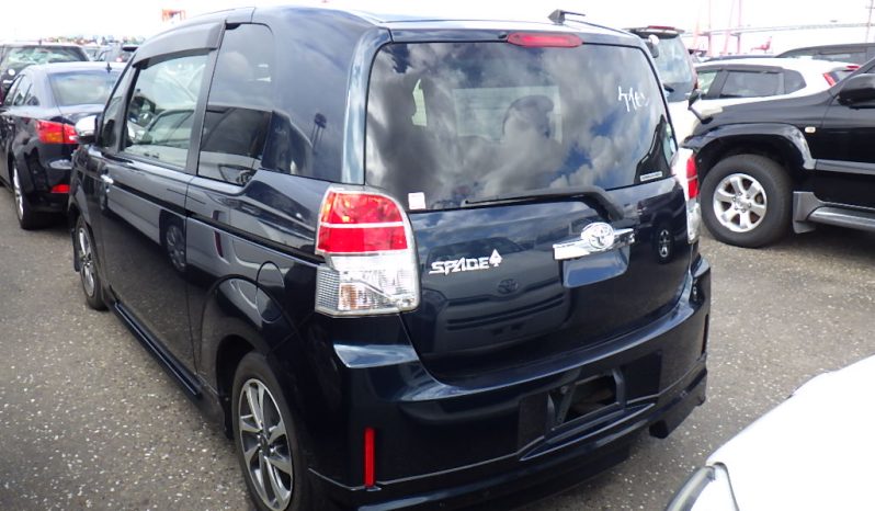 Toyota Spade full
