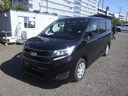 Toyota Noah full