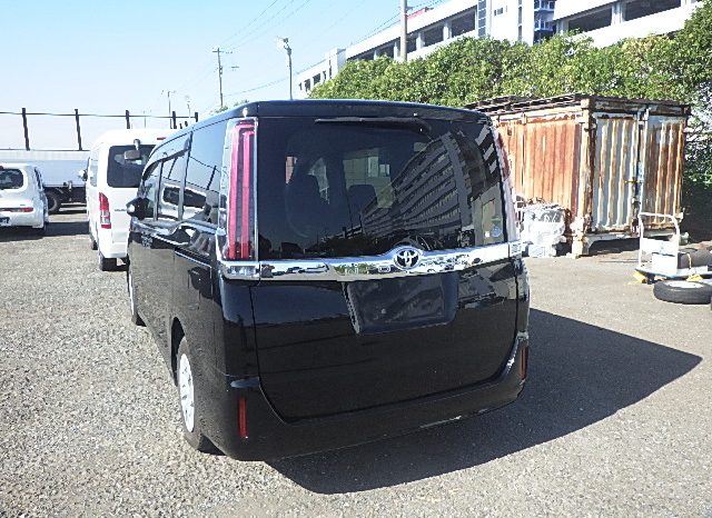 Toyota Noah full