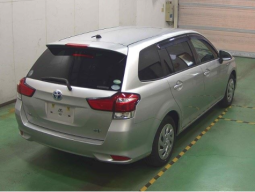 Toyota Fielder Hybrid full