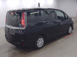 Toyota Noah full