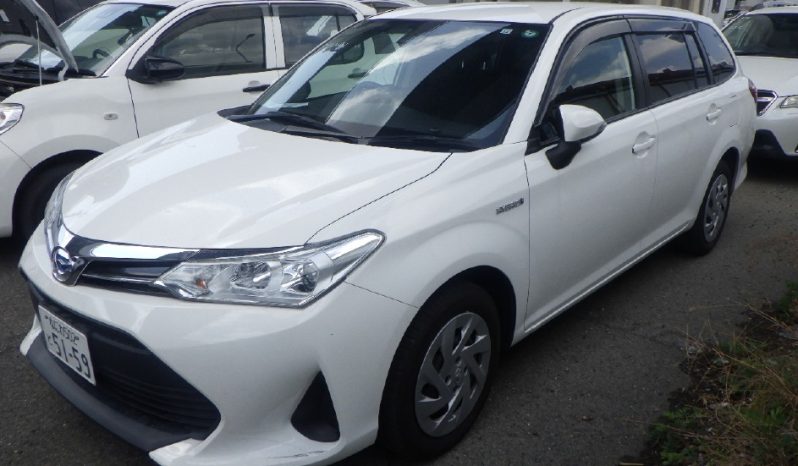 Toyota Fielder Hybrid full