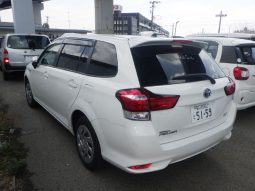 Toyota Fielder Hybrid full