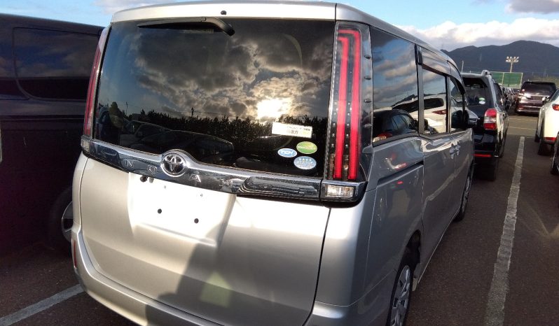 Toyota Noah full