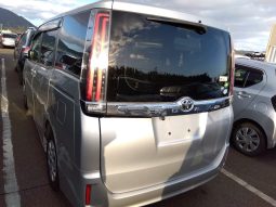 Toyota Noah full